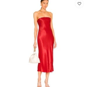 Oxly Midi Dress in Red
L'Academie